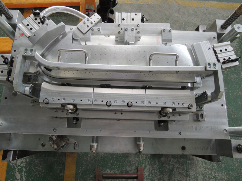 Vacuum suction equipment